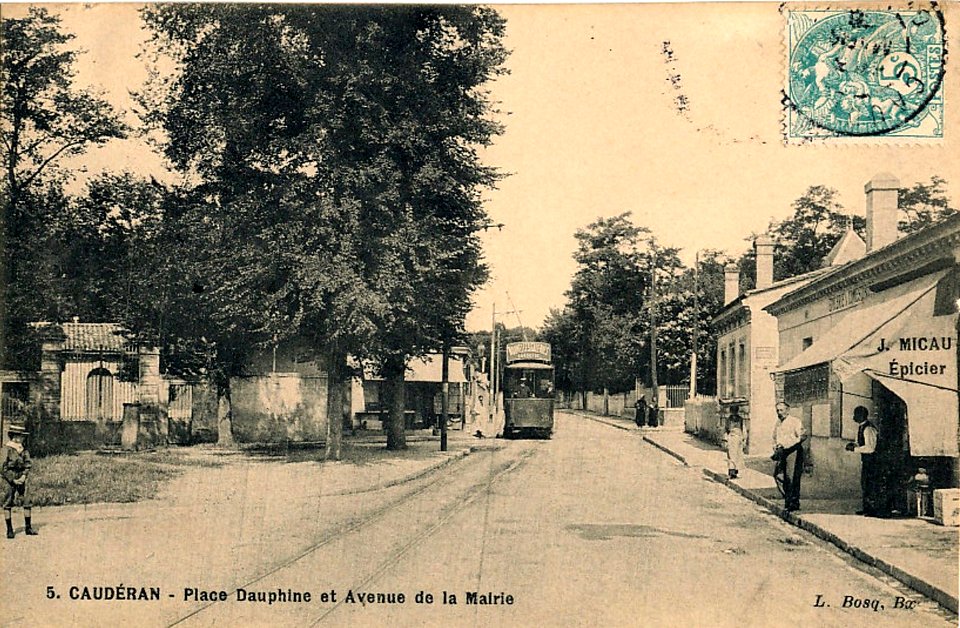 Caudéran - Place Dauphine 1