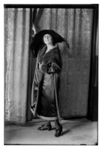Cavalieri LCCN2014705484