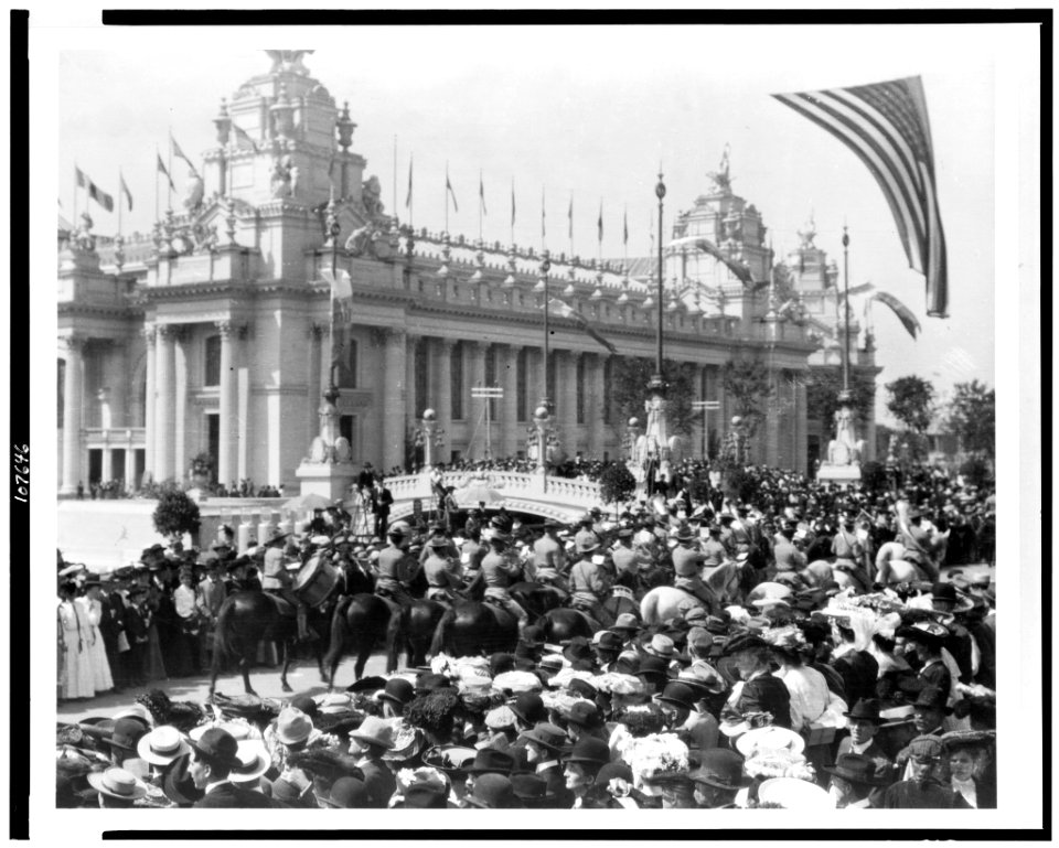 Cavalry and the crowds at the St. Louis world's fair LCCN93505756