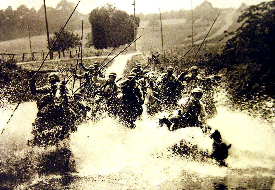 Cavalry practice, Oise, France, 1916 (29914969452)