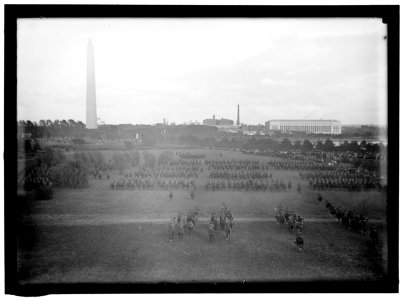 CAVALRY REVIEW BY PRESIDENT WILSON. CAVALRY IN MANEUVERS LCCN2016864954