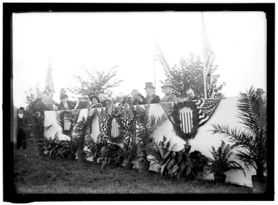 CAVALRY REVIEW BY PRESIDENT WILSON. IN REVIEWING STAND- SEC. WILSON; GARRISON; PRESIDENT WILSON; GENERAL WOOD LCCN2016864953