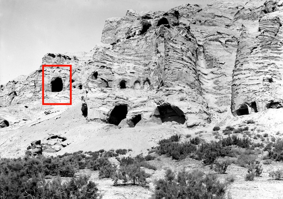 Cave 8, location