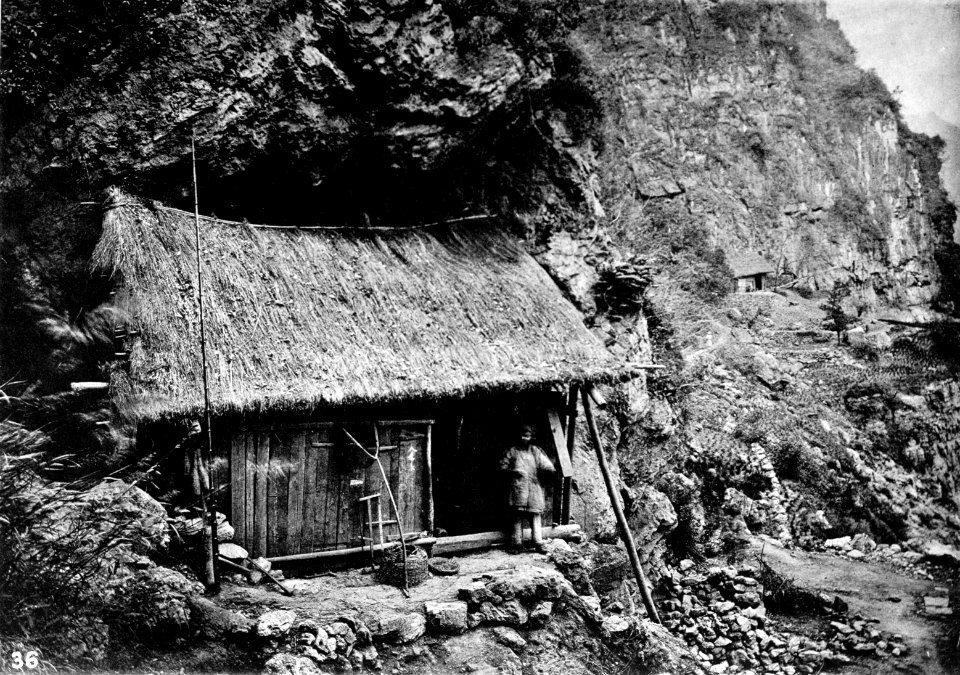 CAVE DWELLINGS, I-CHANG GORGE, RIVER YANGTSZE