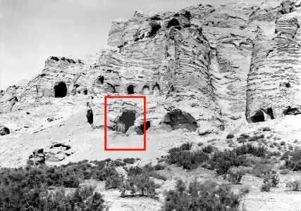 Cave 27, location