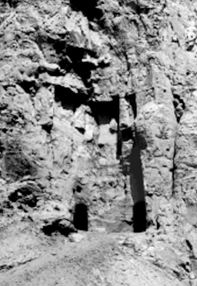 Cave 77 (closeup)