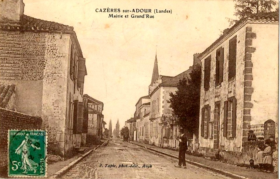 Cazerès (Landes) - Mairie et Grande rue
