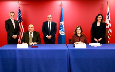 CBP signs MOU with the U.S. Chamber of Commerce - 51204609282