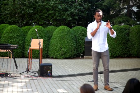 CBYX participant performs poetry slam at Berlin Day 2017 (34822008625)
