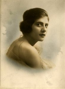 Cecilia Novasio, vaudeville entertainer (SAYRE 7873)