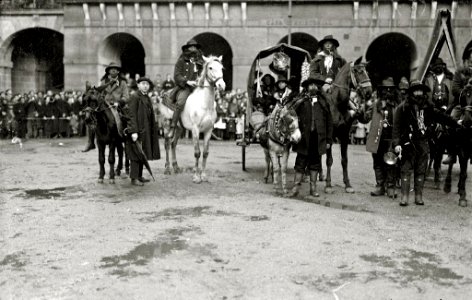 Celebración de la Fiesta de los Caldereros en la plaza de la Constitución (1 de 9) - Fondo Car-Kutxa Fototeka