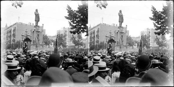 Celebració del cinquantenari dels Cors de Clavé al monument de Josep Anselm Clavé a Barcelona