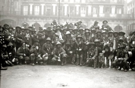 Celebración de la Fiesta de los Caldereros en la plaza de la Constitución (9 de 9) - Fondo Car-Kutxa Fototeka