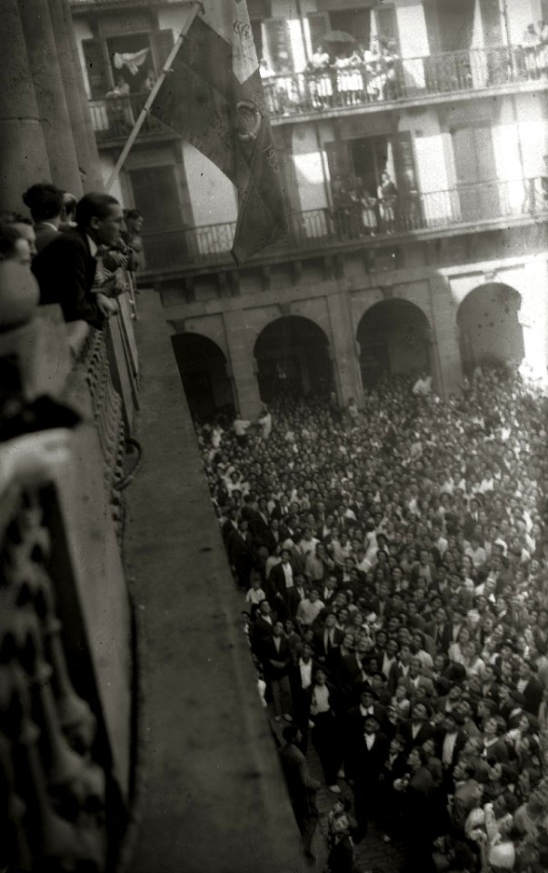 Celebración de la Bandera de la Concha (20 de 21) - Fondo Car-Kutxa Fototeka
