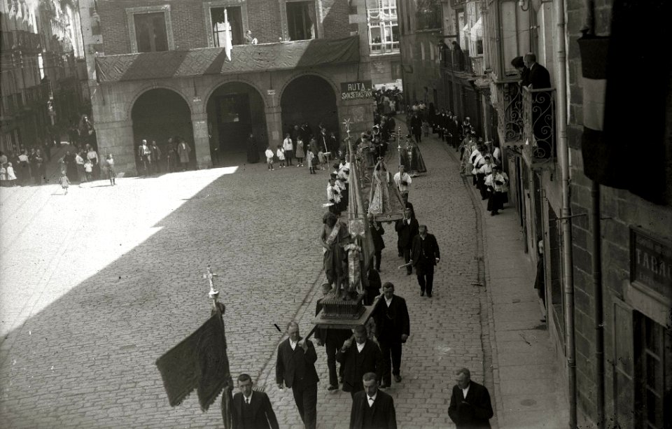 Celebración de la fiesta de San Juan en Tolosa (1 de 3) - Fondo Car-Kutxa Fototeka