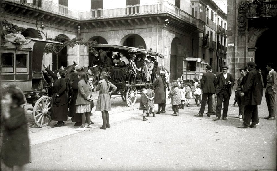Celebración de la subida a Arantzazu (4 de 15) - Fondo Car-Kutxa Fototeka