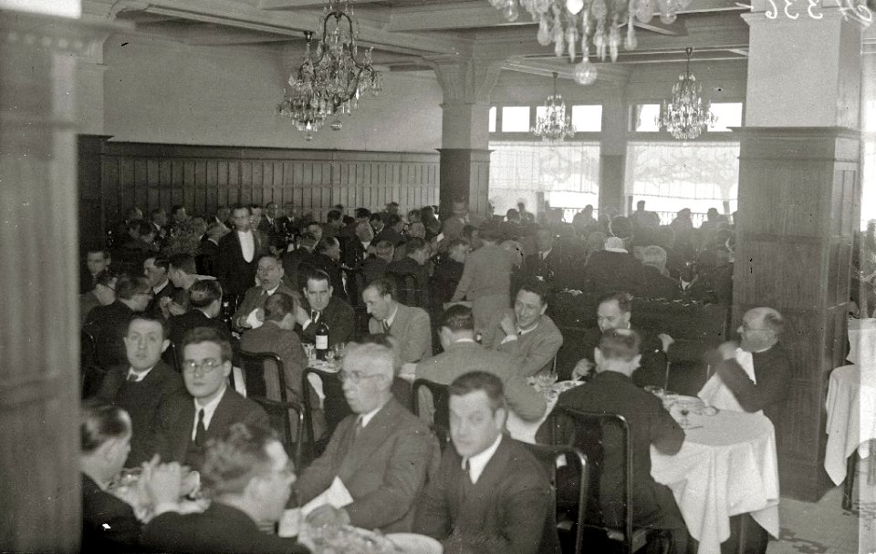 Celebración de un banquete presidido por Telesforo Monzon (1 de 2) - Fondo Car-Kutxa Fototeka