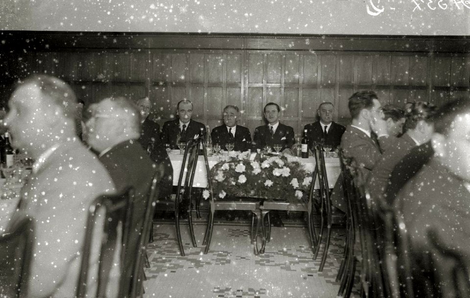 Celebración de un banquete presidido por Telesforo Monzon (2 de 2) - Fondo Car-Kutxa Fototeka