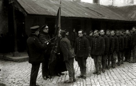 Celebración de un acto castrense en el patio del cuartel de San Telmo (1 de 6) - Fondo Car-Kutxa Fototeka