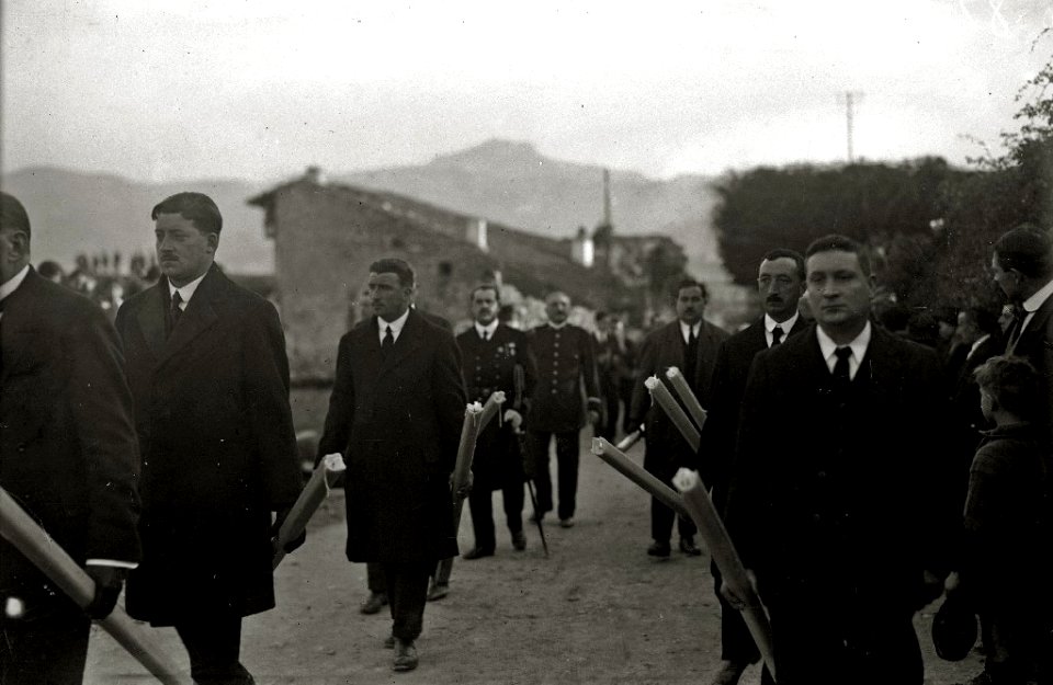 Celebración de una procesión religiosa en la localidad de Hondarribia (5 de 5) - Fondo Car-Kutxa Fototeka