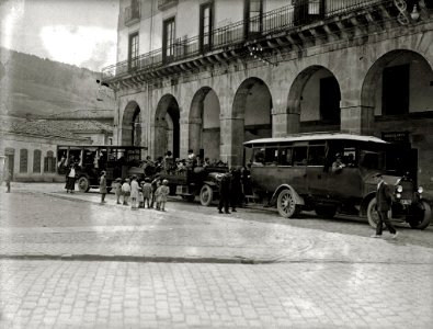 Celebración de una romería a Arantzazu (3 de 30) - Fondo Car-Kutxa Fototeka