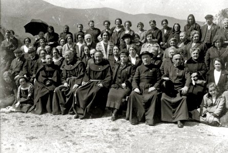 Celebración de una romería a Arantzazu (2 de 30) - Fondo Car-Kutxa Fototeka