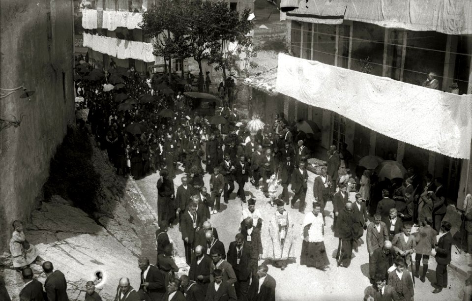 Celebración de una procesión religiosa (1 de 2) - Fondo Car-Kutxa Fototeka