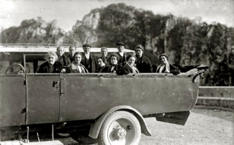 Celebración de una romería a Arantzazu (13 de 30) - Fondo Car-Kutxa Fototeka