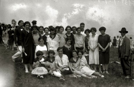 Celebración del alarde de Irun con motivo de las fiestas de San Marcial (25 de 49) - Fondo Car-Kutxa Fototeka