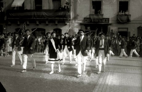 Celebración del alarde de Irun con motivo de las fiestas de San Marcial (11 de 49) - Fondo Car-Kutxa Fototeka