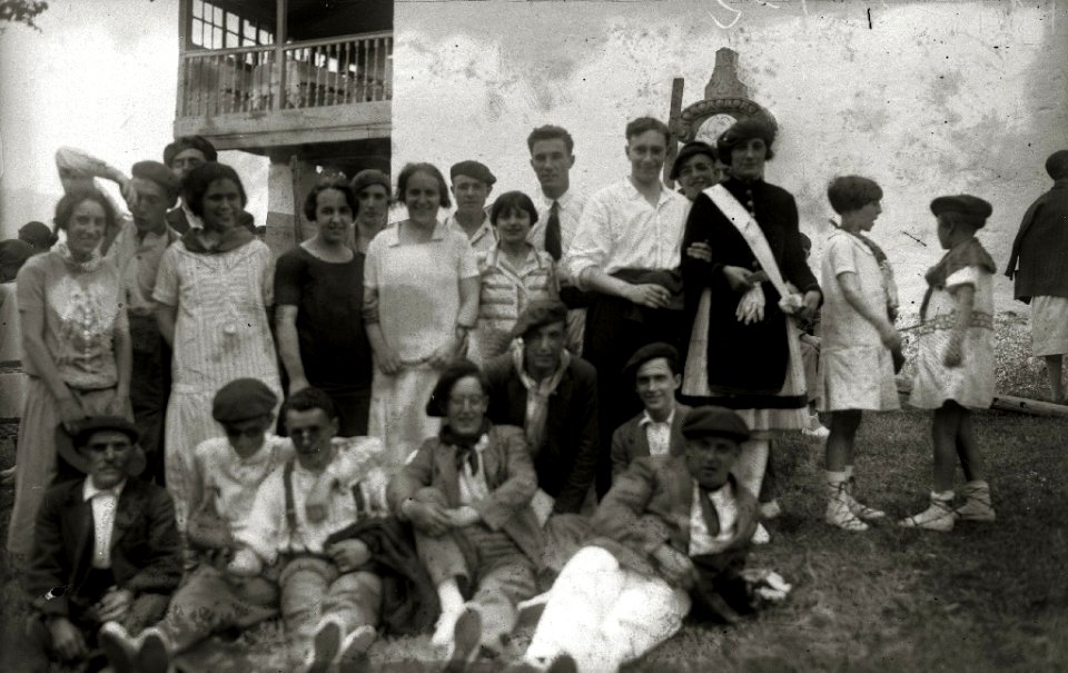 Celebración del alarde de Irun con motivo de las fiestas de San Marcial (29 de 49) - Fondo Car-Kutxa Fototeka