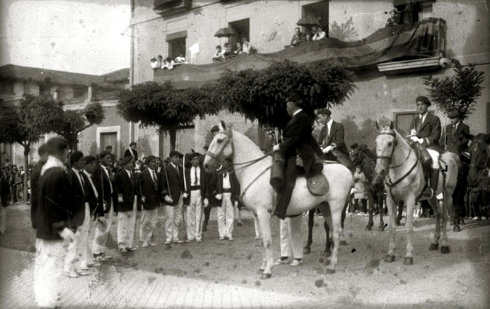 Celebración del alarde de Irun con motivo de las fiestas de San Marcial (15 de 49) - Fondo Car-Kutxa Fototeka