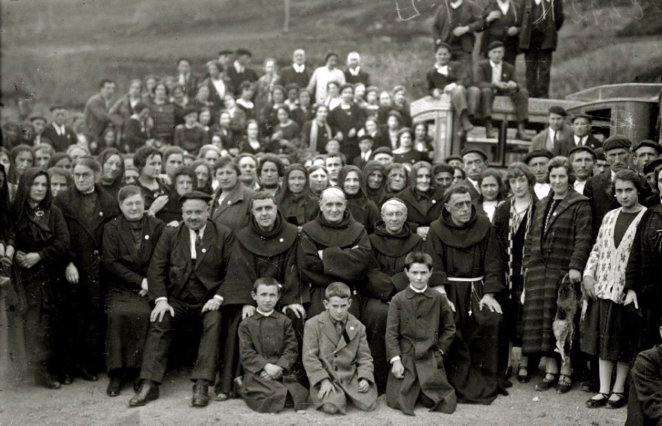 Celebración de una romería a Arantzazu (20 de 30) - Fondo Car-Kutxa Fototeka
