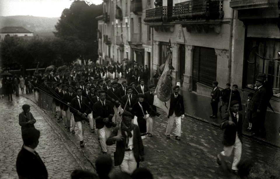 Celebración del alarde de Irun con motivo de las fiestas de San Marcial (5 de 49) - Fondo Car-Kutxa Fototeka