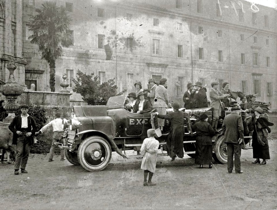 Celebración de una romería a Arantzazu - Azpeitia (4 de 30) - Fondo Car-Kutxa Fototeka
