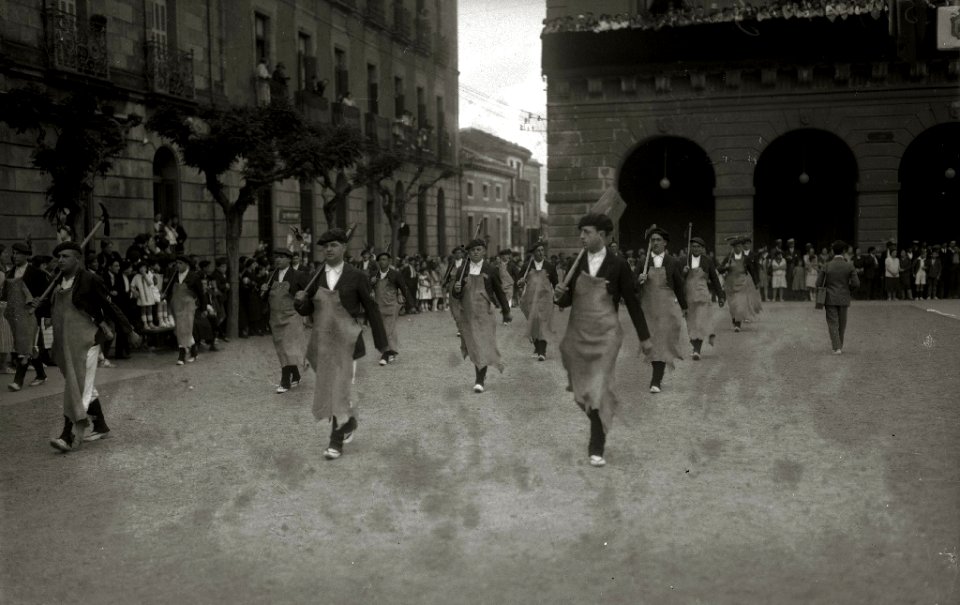 Celebración del alarde de Irun con motivo de las fiestas de San Marcial (17 de 49) - Fondo Car-Kutxa Fototeka