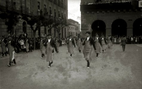 Celebración del alarde de Irun con motivo de las fiestas de San Marcial (17 de 49) - Fondo Car-Kutxa Fototeka