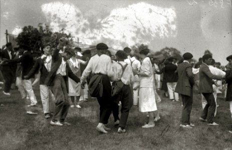 Celebración del alarde de Irun con motivo de las fiestas de San Marcial (24 de 49) - Fondo Car-Kutxa Fototeka