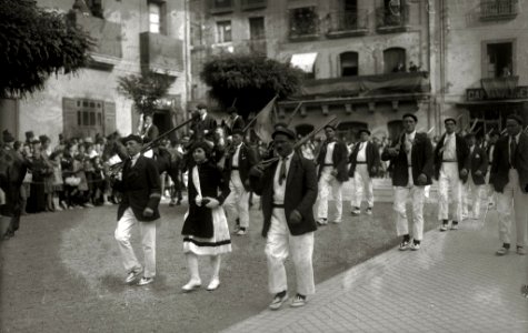 Celebración del alarde de Irun con motivo de las fiestas de San Marcial (23 de 49) - Fondo Car-Kutxa Fototeka