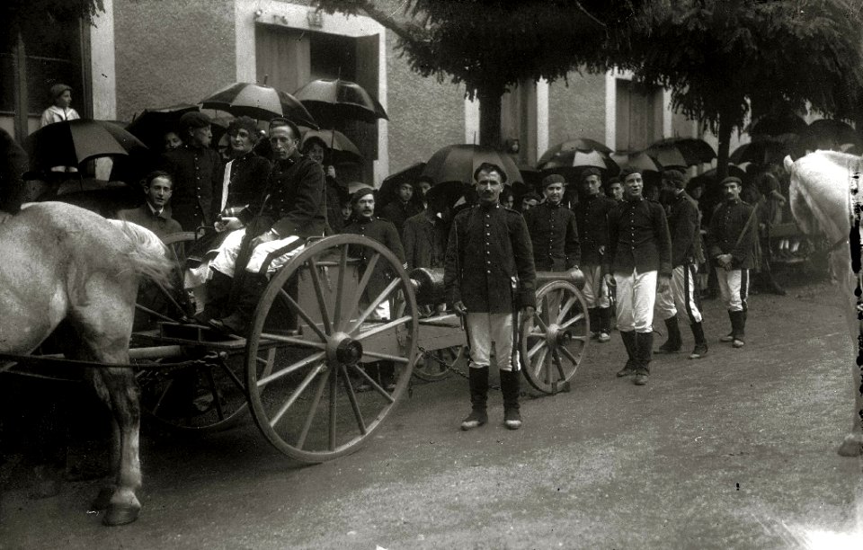 Celebración del alarde de Irun con motivo de las fiestas de San Marcial (4 de 49) - Fondo Car-Kutxa Fototeka