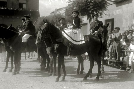Celebración del alarde de Irun con motivo de las fiestas de San Marcial (34 de 49) - Fondo Car-Kutxa Fototeka