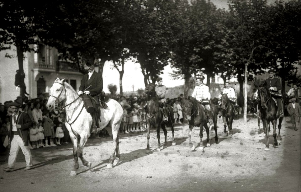 Celebración del alarde de Irun con motivo de las fiestas de San Marcial (7 de 49) - Fondo Car-Kutxa Fototeka