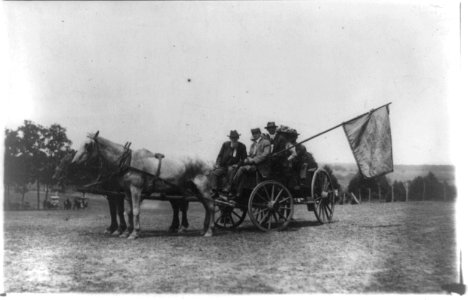 Celebration at Bull Run- Confederate veterans on wagon LCCN2002717806 photo