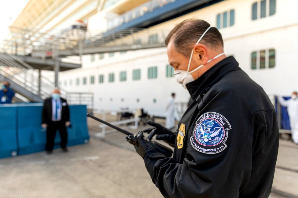 Celebrity Eclipse passengers disembark in San Diego to a jet waiting to take them to their home countries - 49739182793