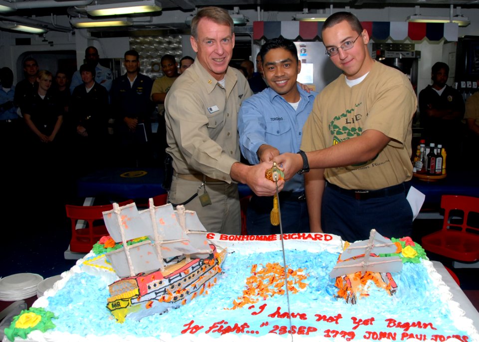 Celebrating with cake DVIDS118306