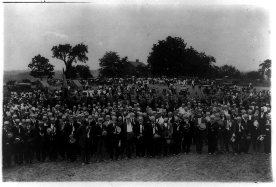 Celebration at Bull Run- Confederate and Federal veterans LCCN2002717805