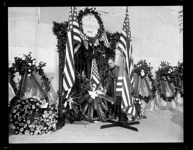 Ceremony at Washington Monument, Washington, D.C. LCCN2016891252
