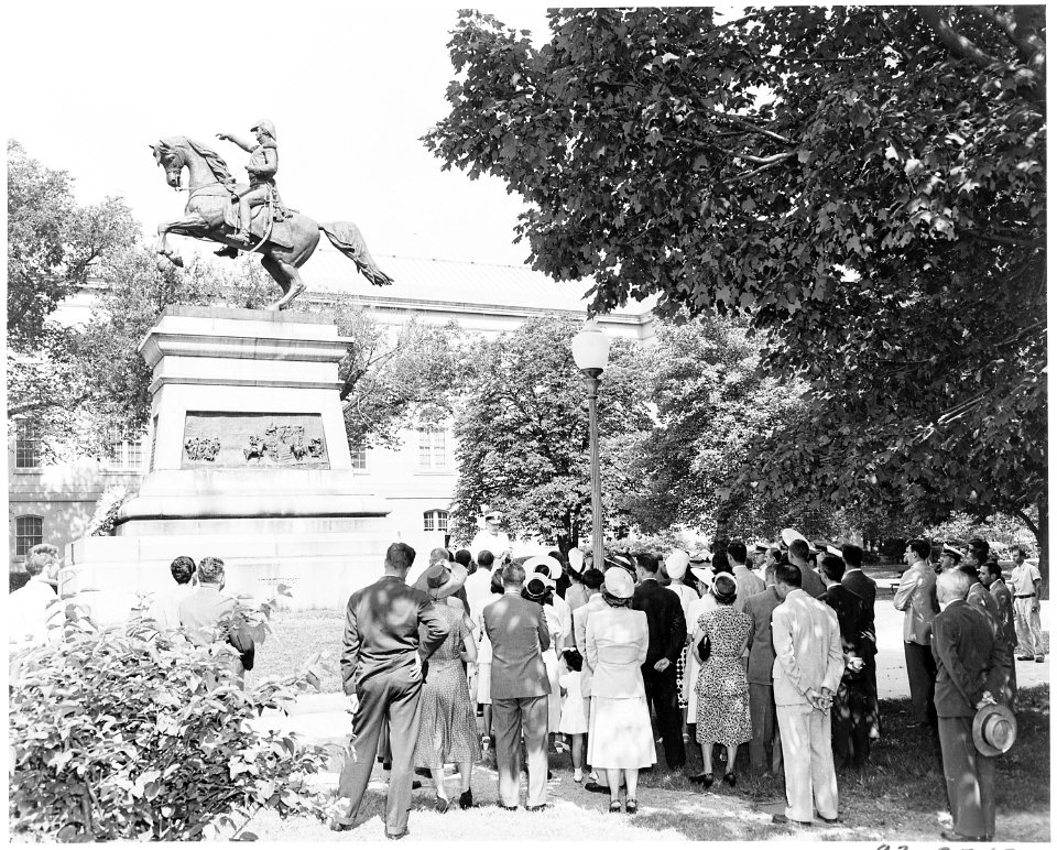Ceremony in front of an equestrian statue of Jose de San Martin, Washington, EC. - NARA - 199870