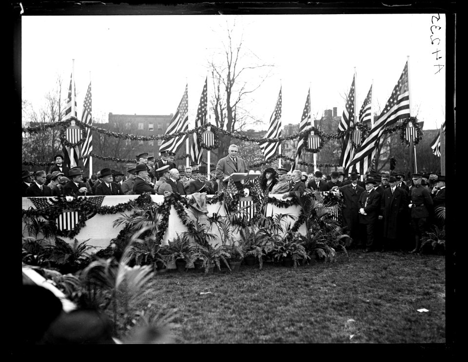 Ceremony; seated persons include John Pershing, W.H. Taft, John W. Weeks, and Warren Harding. Washington, D.C. LCCN2016891324