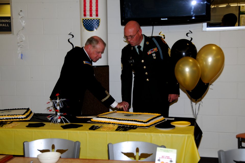 Ceremonies honor Army past, present (7825257686)